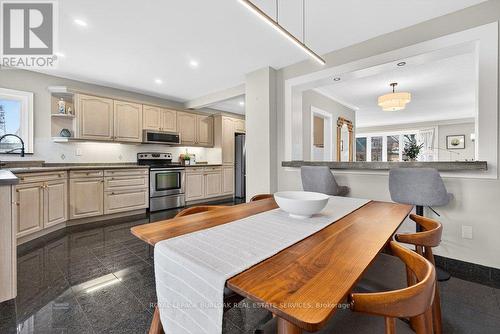 1525 Holburne Road, Mississauga, ON - Indoor Photo Showing Kitchen