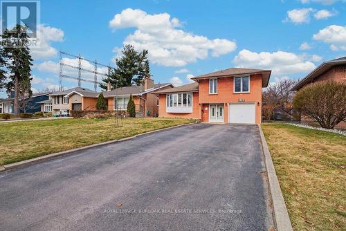 1525 Holburne Road, Mississauga, ON - Outdoor With Facade