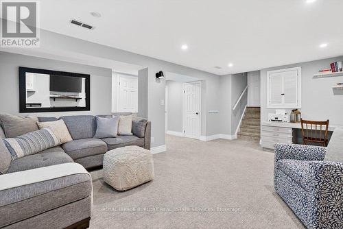 1525 Holburne Road, Mississauga, ON - Indoor Photo Showing Living Room