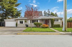 655 Rothwell St Victoria, BC V9A 4E2
