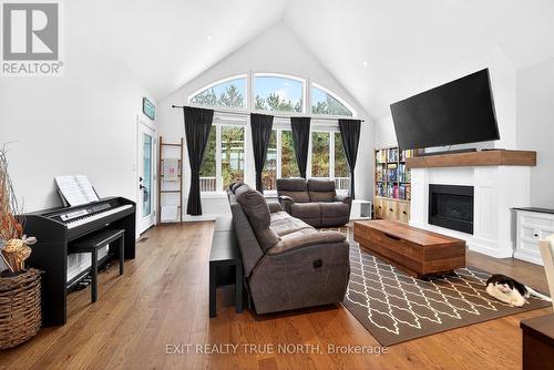 139 Rue Eric, Tiny, ON - Indoor Photo Showing Living Room With Fireplace