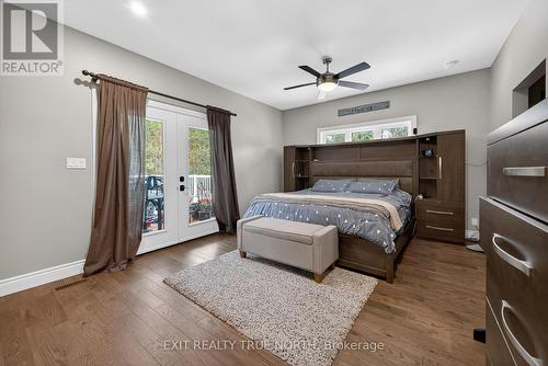 139 Rue Eric, Tiny, ON - Indoor Photo Showing Bedroom