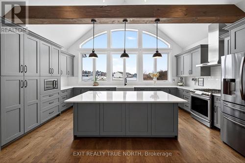 139 Rue Eric, Tiny, ON - Indoor Photo Showing Kitchen With Upgraded Kitchen