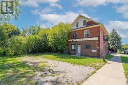 394 CENTRE STREET S Oshawa (Central), ON L1H 4B9