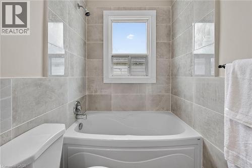 219 East 21St Street, Hamilton, ON - Indoor Photo Showing Bathroom