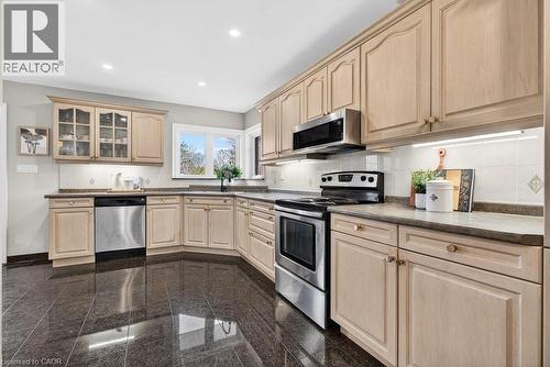 1525 Holburne Road, Mississauga, ON - Indoor Photo Showing Kitchen