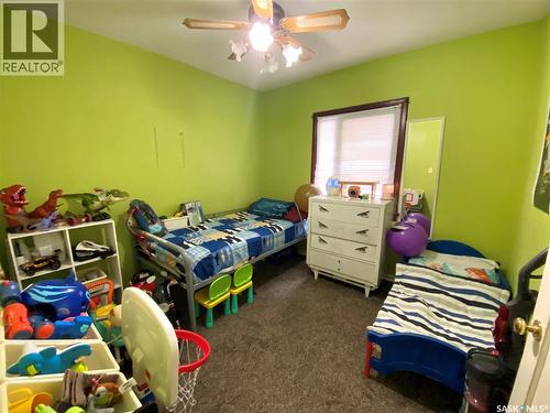 612 2Nd Avenue Nw, Swift Current, SK - Indoor Photo Showing Bedroom