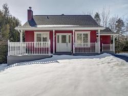 28 Feller Court  Middle Sackville, NS B4E 3M4