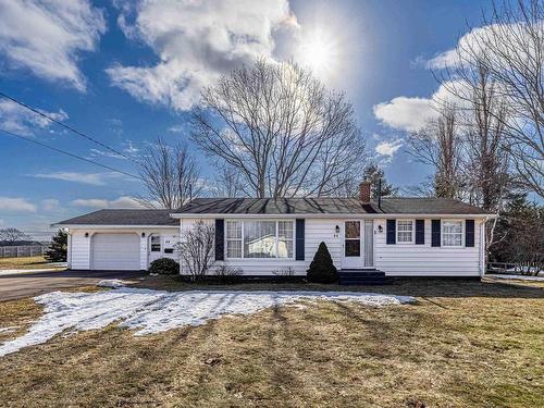 44 INGLESIDE Drive  Charlottetown, PE C1C 1B9