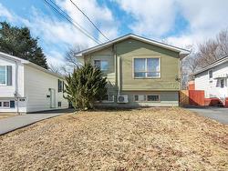 104 Taranaki Drive  Dartmouth, NS B2W 4X7