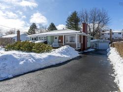 30 Penhorn Drive  Dartmouth, NS B2Y 3K3