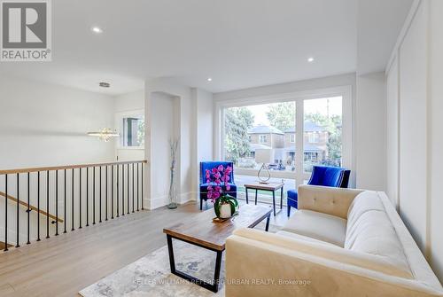 62 Ash Crescent, Toronto, ON - Indoor Photo Showing Living Room