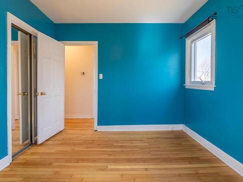 20 Avon Crescent, Halifax, NS 