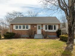 20 Avon Crescent  Halifax, NS B3R 2E3