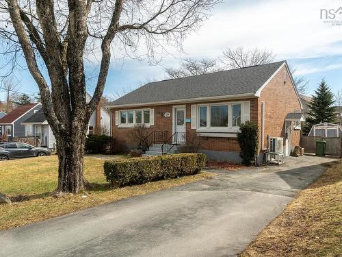 20 Avon Crescent, Halifax, NS 
