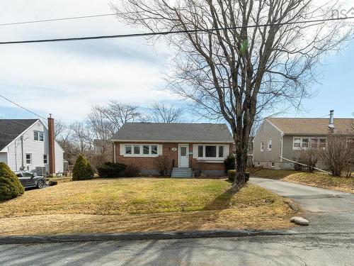 20 Avon Crescent, Halifax, NS 