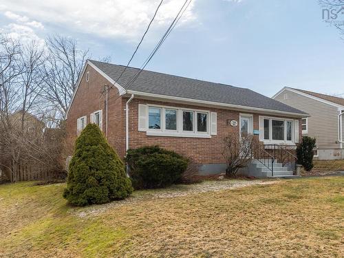 20 Avon Crescent, Halifax, NS 