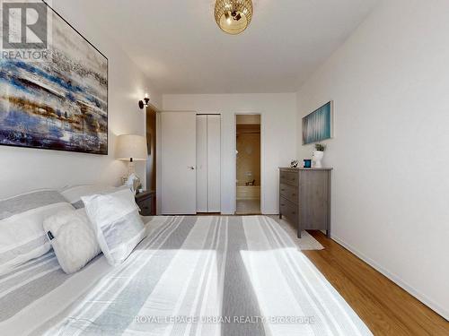 Primary Bedroom - 733 Consort Crescent, Mississauga, ON - Indoor Photo Showing Bedroom