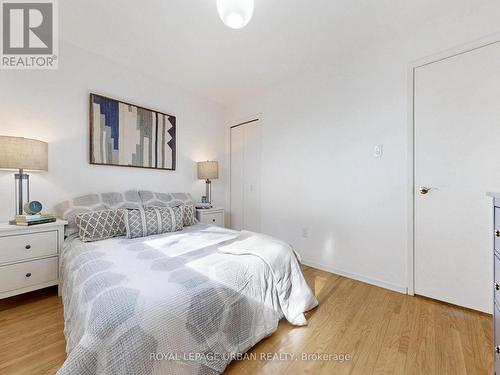 Second Bedroom - 733 Consort Crescent, Mississauga, ON - Indoor Photo Showing Bedroom