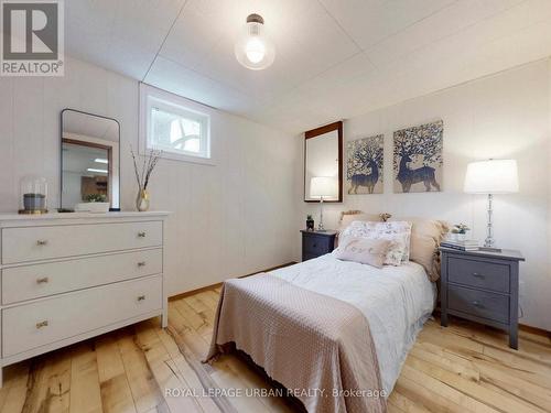 Bedroom 4 - 733 Consort Crescent, Mississauga, ON - Indoor Photo Showing Bedroom