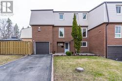 45 - 3175 KIRWIN AVENUE  Mississauga, ON L5A 3M4