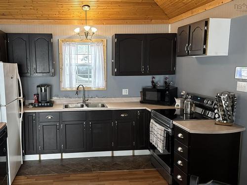 41 Eldoras Lane, Sheet Harbour, NS 