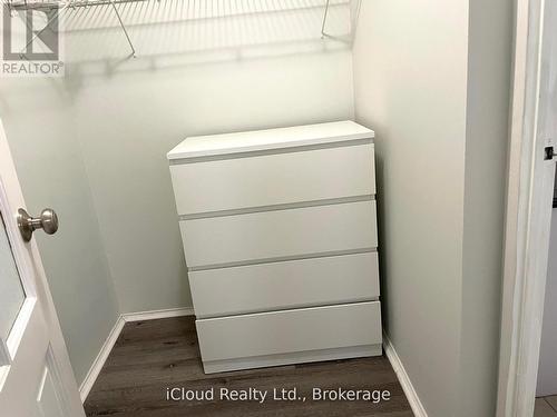 3208 - 3650 Kaneff Crescent, Mississauga, ON - Indoor Photo Showing Laundry Room