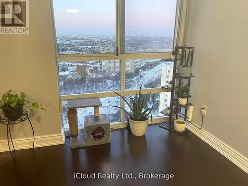 3208 - 3650 Kaneff Crescent, Mississauga, ON - Indoor Photo Showing Other Room