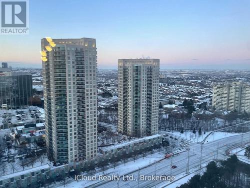 3208 - 3650 Kaneff Crescent, Mississauga, ON - Outdoor With View