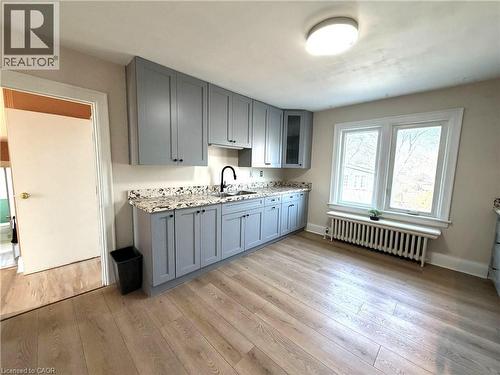 218 Weber Street E, Kitchener, ON - Indoor Photo Showing Kitchen