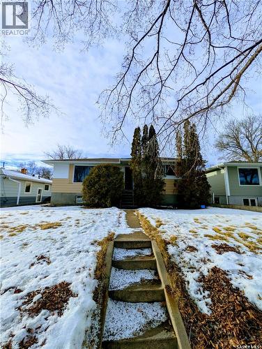 448 6Th Avenue Nw, Swift Current, SK - Outdoor