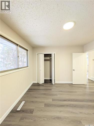 448 6Th Avenue Nw, Swift Current, SK - Indoor Photo Showing Other Room