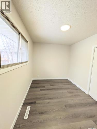 448 6Th Avenue Nw, Swift Current, SK - Indoor Photo Showing Other Room