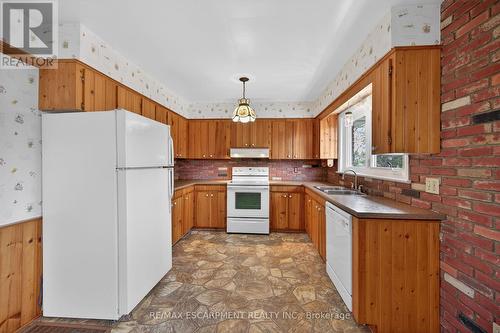156 Chesley Street, Hamilton, ON - Indoor Photo Showing Kitchen With Double Sink