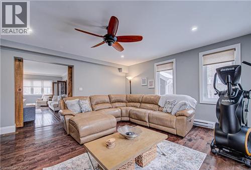 53 Lincoln Avenue, Cambridge, ON - Indoor Photo Showing Living Room