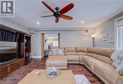 53 Lincoln Avenue, Cambridge, ON - Indoor Photo Showing Living Room