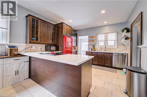 53 Lincoln Avenue, Cambridge, ON - Indoor Photo Showing Kitchen
