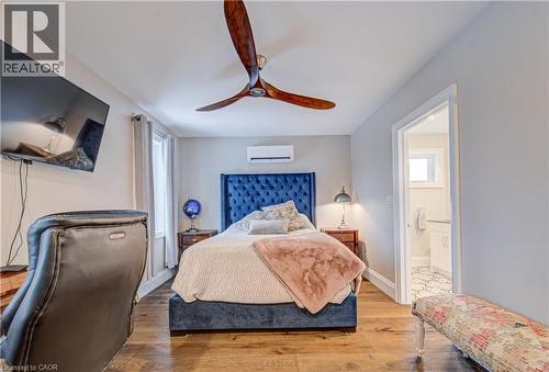 53 Lincoln Avenue, Cambridge, ON - Indoor Photo Showing Bedroom