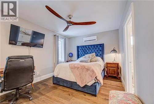 53 Lincoln Avenue, Cambridge, ON - Indoor Photo Showing Bedroom