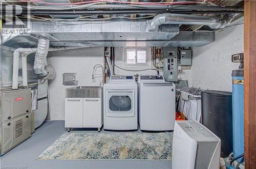 53 Lincoln Avenue, Cambridge, ON - Indoor Photo Showing Laundry Room