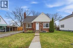 22 GREENWOOD Avenue Welland, ON L3C 4B2