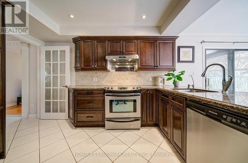 4303 Bridlepath Trail, Mississauga, ON - Indoor Photo Showing Kitchen