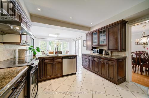 4303 Bridlepath Trail, Mississauga, ON - Indoor Photo Showing Kitchen