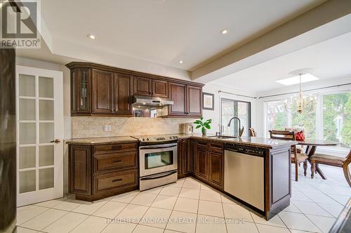 4303 Bridlepath Trail, Mississauga, ON - Indoor Photo Showing Kitchen