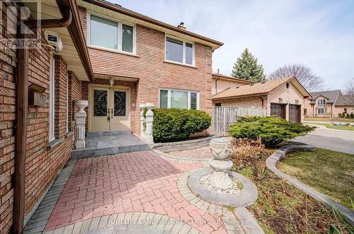 4303 Bridlepath Trail, Mississauga, ON - Outdoor