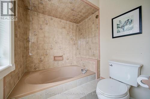 4303 Bridlepath Trail, Mississauga, ON - Indoor Photo Showing Bathroom