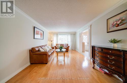 4303 Bridlepath Trail, Mississauga, ON - Indoor Photo Showing Living Room