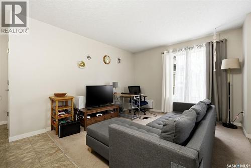 129 5063 James Hill Road, Regina, SK - Indoor Photo Showing Living Room