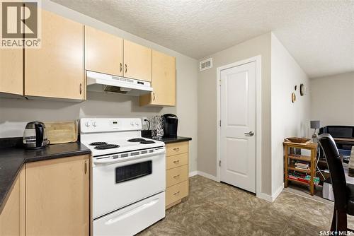 129 5063 James Hill Road, Regina, SK - Indoor Photo Showing Kitchen