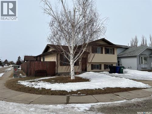 734 Sherry WAY  Saskatoon, SK S7M 5R7